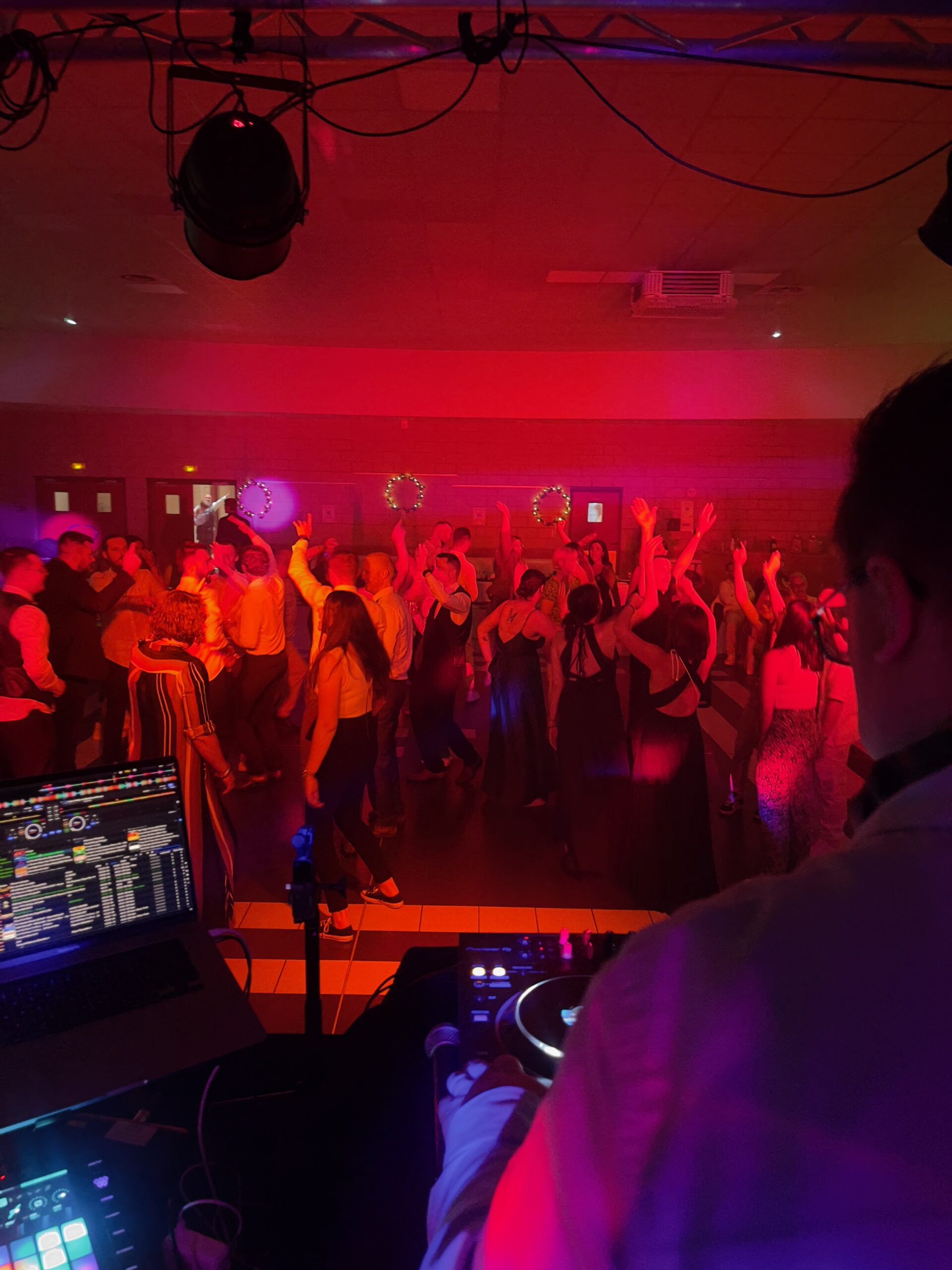 Piste de danse enflammée – Björn Event DJ